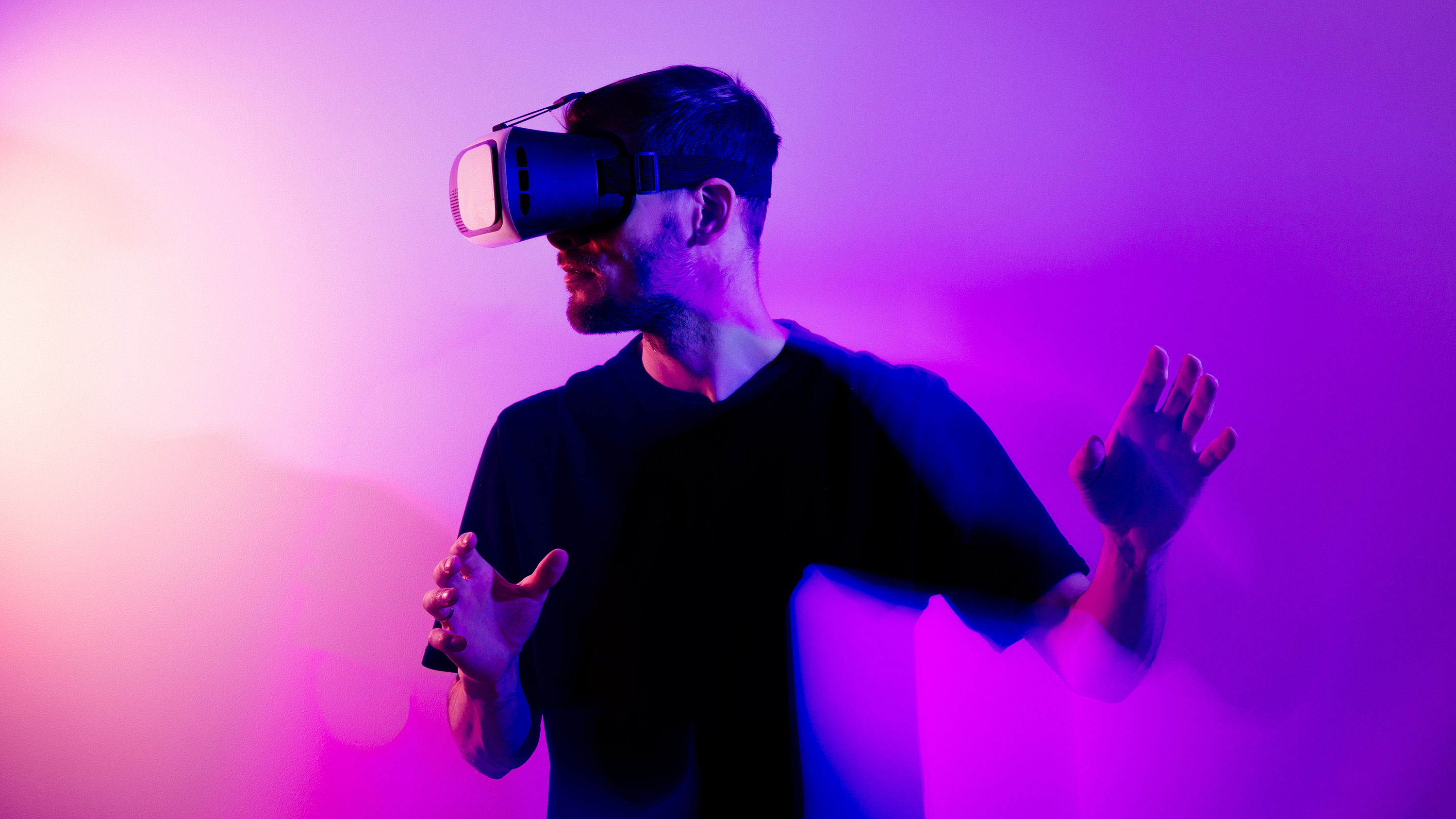 Delegate using immersive technology at an exhibition